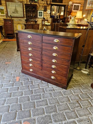 Chest of drawers