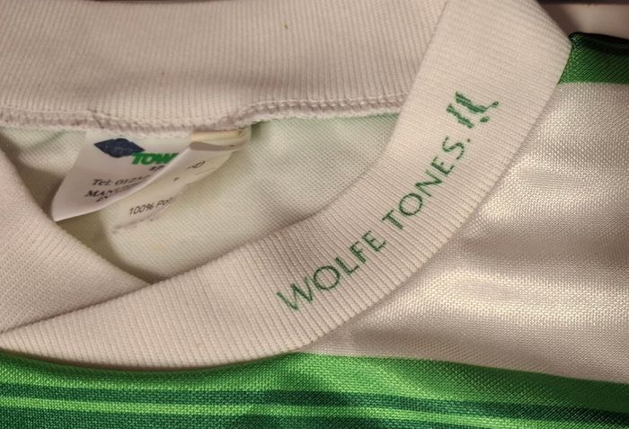 Vintage Wolfe Tones Late 90s Concert Football Jersey (Adult Large)