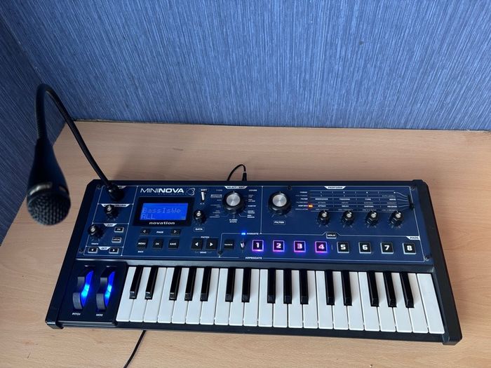 Novation MiniNova Synth