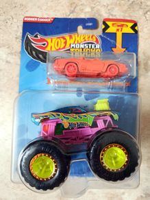 Hot Wheels 2024 Monster Trucks Rodger Dodger Combo with Crushed Car 1:64 New