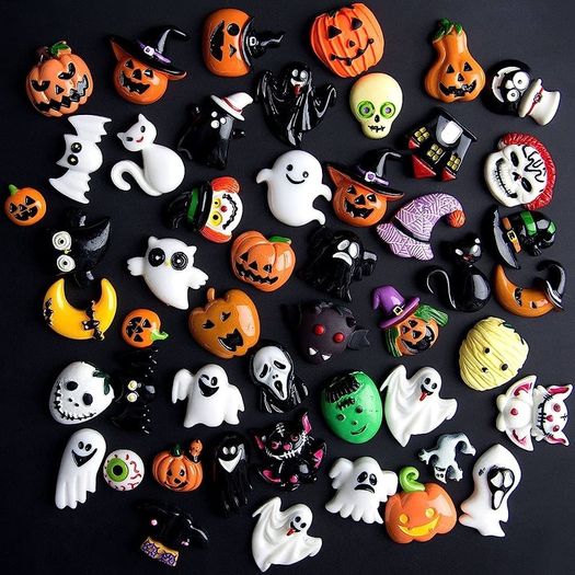 50PCS Assorted Halloween Craft Resin Ornaments Resin Flatback Halloween Craft Embellishment Resin Charms Wizard Pumpkin Ghost Spider Skull Castle Resin Charms for Craft Making