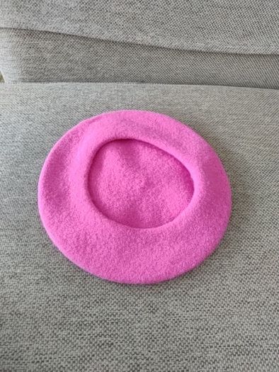 100% wool beret pink in very good condition one size fits all see last photo for exact measurements FREE STANDARD POSTAGE INCLUDED