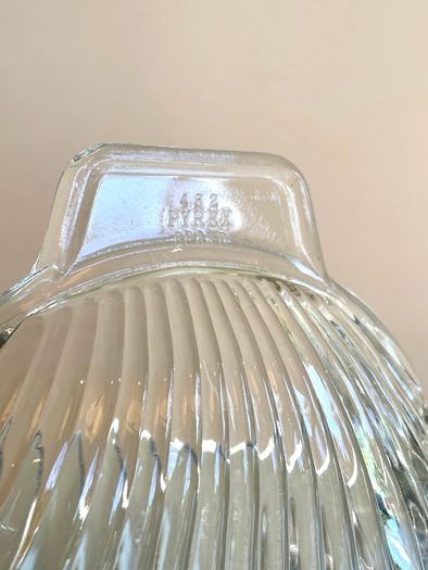 Set of 4 Vintage Pyrex Glass Shell Dishes Plates Bowls