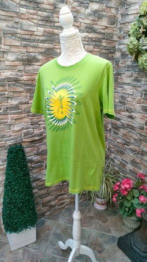 Official FIFA 2014 Brasil World Cup T-shirt  Size medium  Perfect condition  Print front and Back