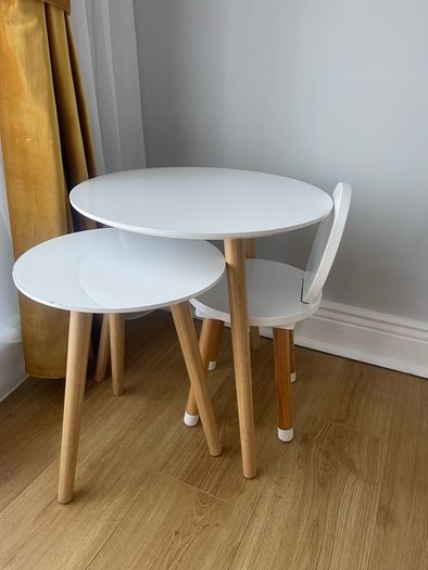 kids table and chair