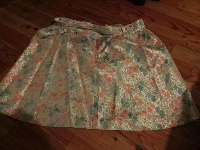Ladies Skirt