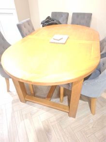 Table and 6 chairs