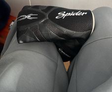 TaylorMade Spider golf headcover