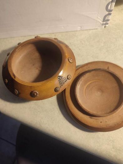 Vintage Leaf Pattern Solid Wood Handmade Carved Fruit /Trinket Bowl