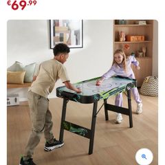 Air hockey table