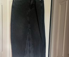 Never worn H&M black denim midi skirt