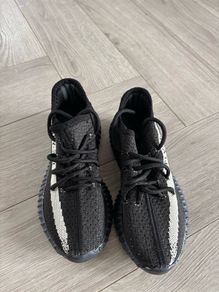 Brand new shoes Yezeeys Junior size 13