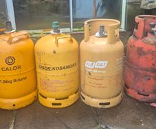 4 gas cylinders