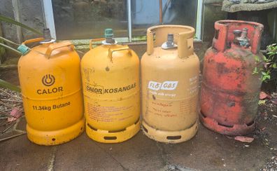 4 gas cylinders