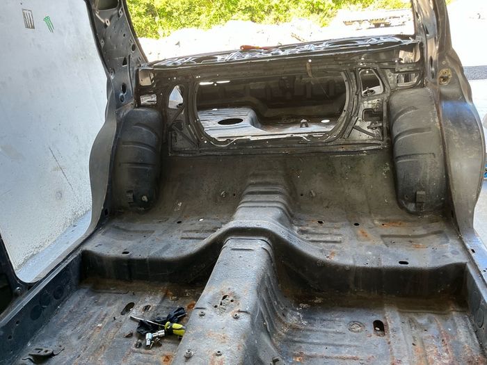 Skyline R32 4 door