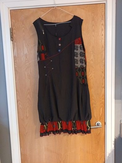 Glamz  Dress.  Size .48 -18.  B.N.W.T.