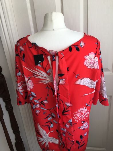 Floral Top Size 14 Bnwt