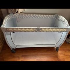 Hauck travel cot