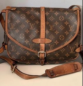 Vintage Louis Vuitton Samur MM bag