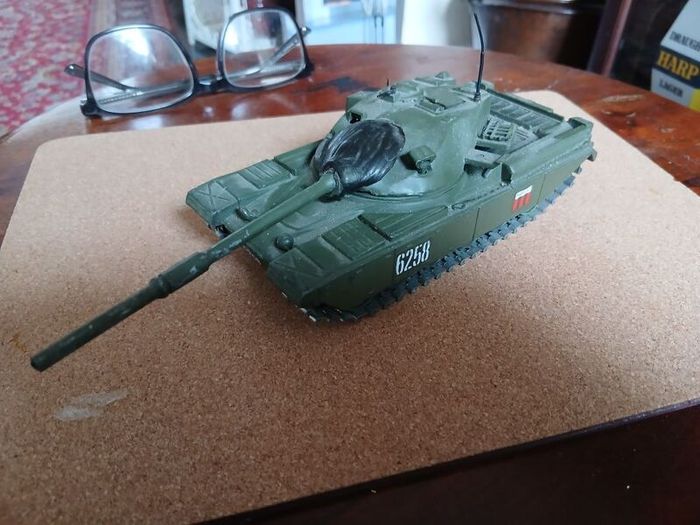 Polistil Chieftain Tank