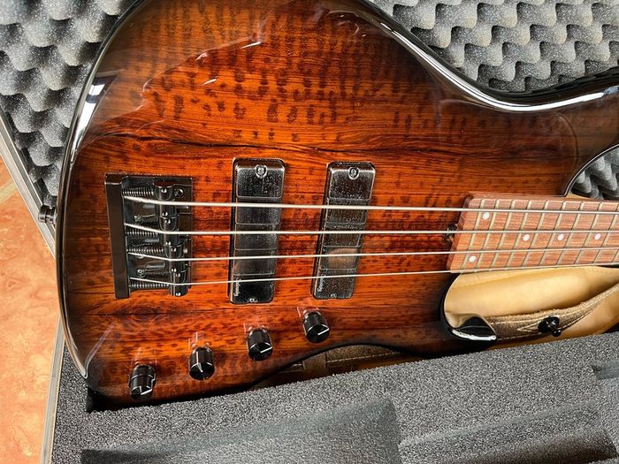 Sadowsky Customshop Masterbuilt
