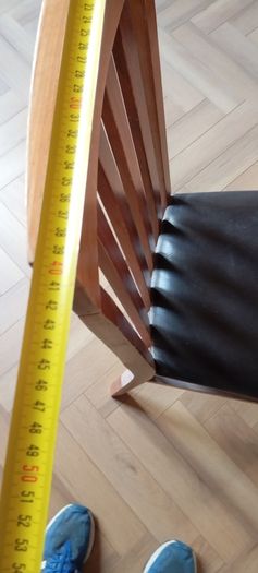 Extendable table with 4 chairs