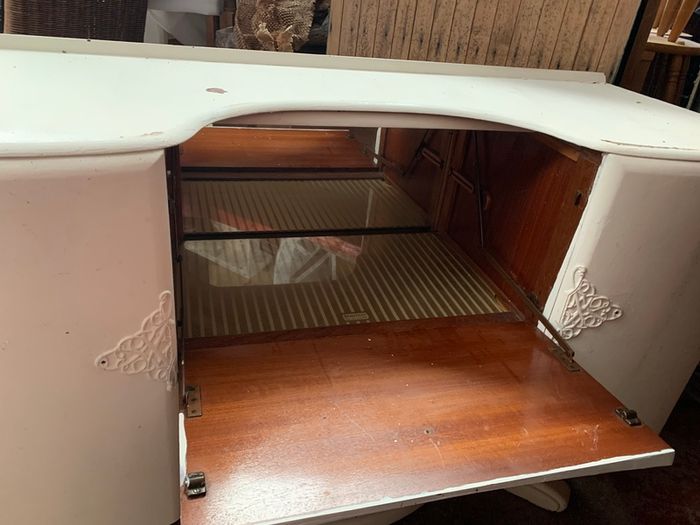 Beautiful 1950s Cocktail Cabinet