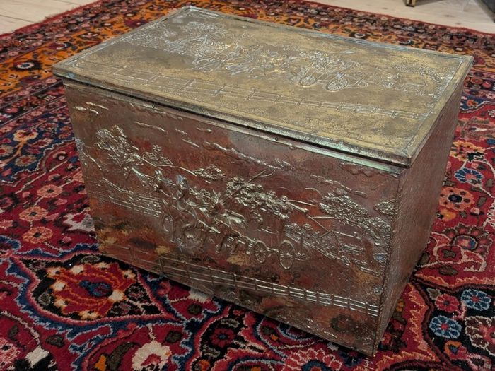 Log Box