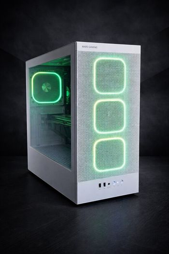 High Performance Gaming PC  Ryzen 7  RTX 2060