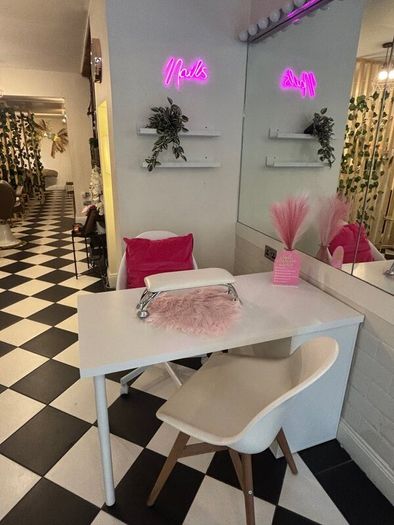 Nail section for rent