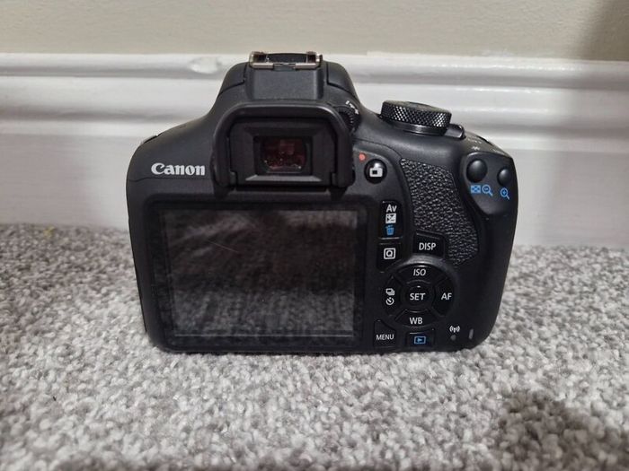 Canon Eos 2000d
