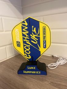 Luke Humphries Dart stand light