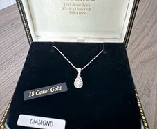 18 Carat White Gold Diamond Pendant Necklace
