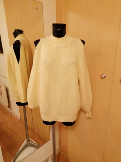 Women's Jumper NWT SIZE 16