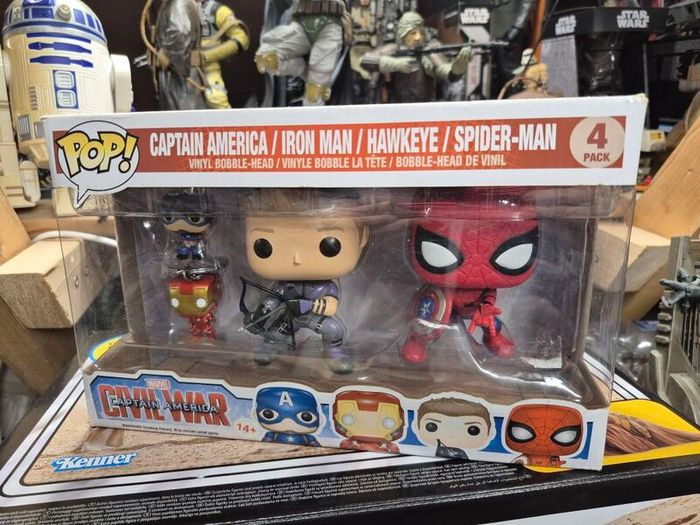 Funko Pocket Pop 4 Pack Hawkeye / Spider-Man + Key rings  MARVEL Civil War.