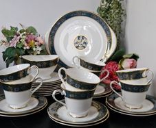 Royal Doulton   "Carlyle" Tea Set for 8 person
