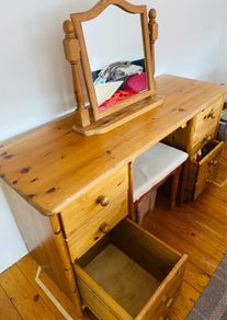 SOLID PINE DRESSING TABLE /Desk with adjustable mirror