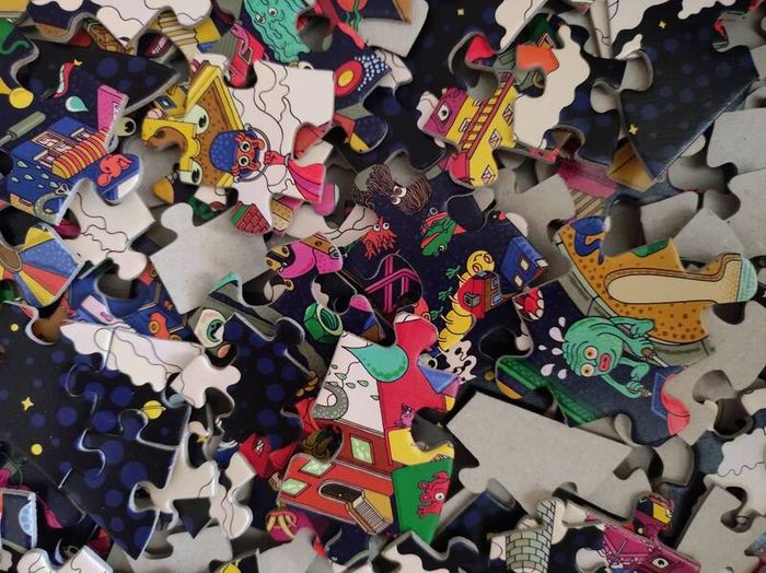 211 piece shaped jigsaw