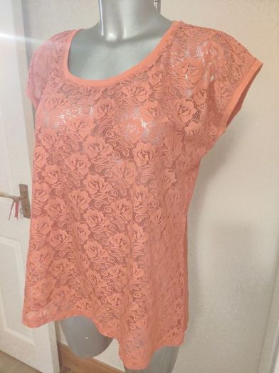 T.R.E.N.D O.N.E Young orange lace top size L UK16 EU44 Postage included
