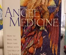 Angel Medicine: How To Heal The Body And Mind With The Help Of The Angels (doreen Virtue, Hardback) Spiritual Self-help