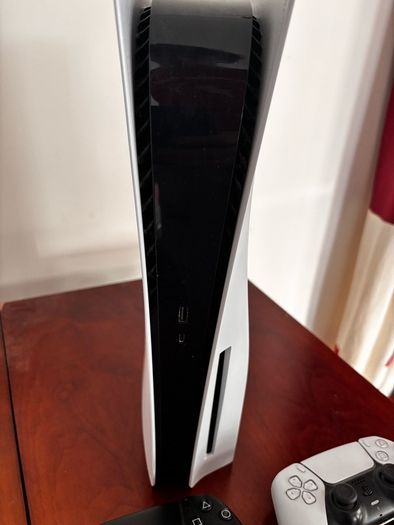 PS5 disk version with two controllers
