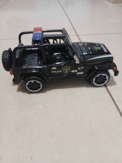 Police Jeep Toy Car - 1:32 Die-Cast Metal