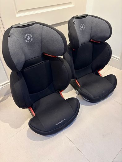 2 x Maxi Cosi Car Seats
