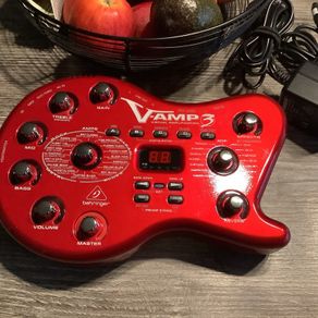 Behringer V-AMP v3 Modelling Virtual Amplifications guitar