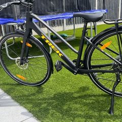 ladies trek fx2 bike mint