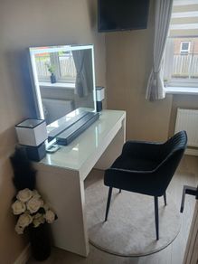 Velvet beauty chair