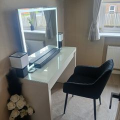 Velvet beauty chair