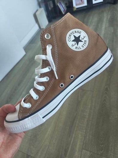 Brand New Chuck Taylor all star high converse UK .8.5