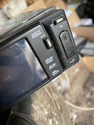 Beat Car Stereo/Radio/Dvd Player