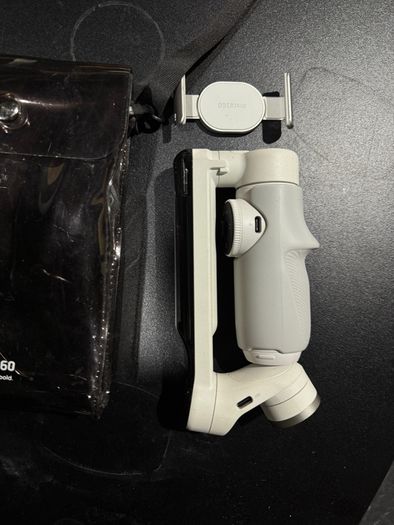Insta360 Flow AI Smartphone Gimbal Stabiliser + Magnetic Clamp + Official Case